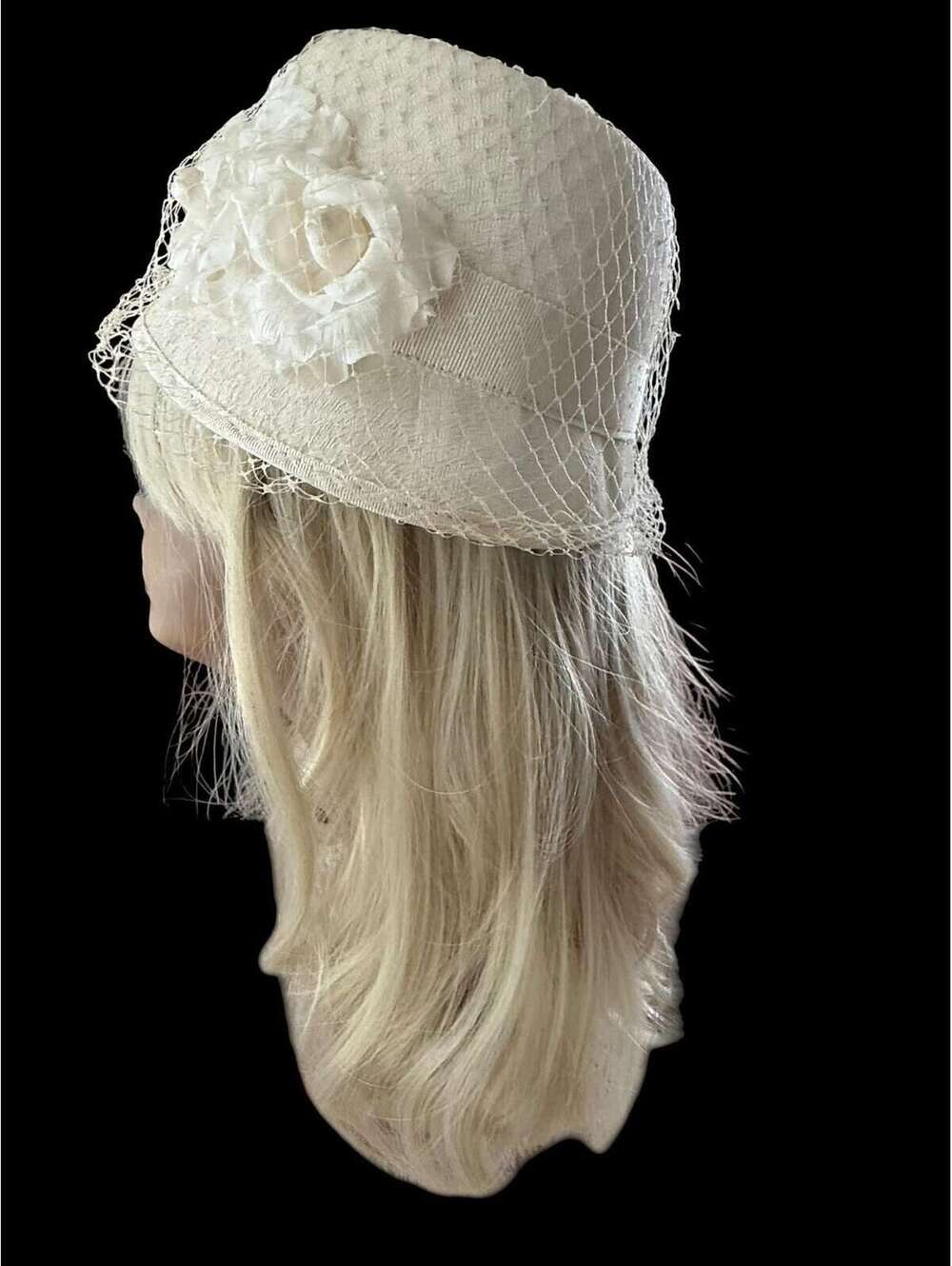 Vintage Styled by Cinderella 1960s White Felt Cloche with a Veil, Flower and Bow - Picture 2 of 9